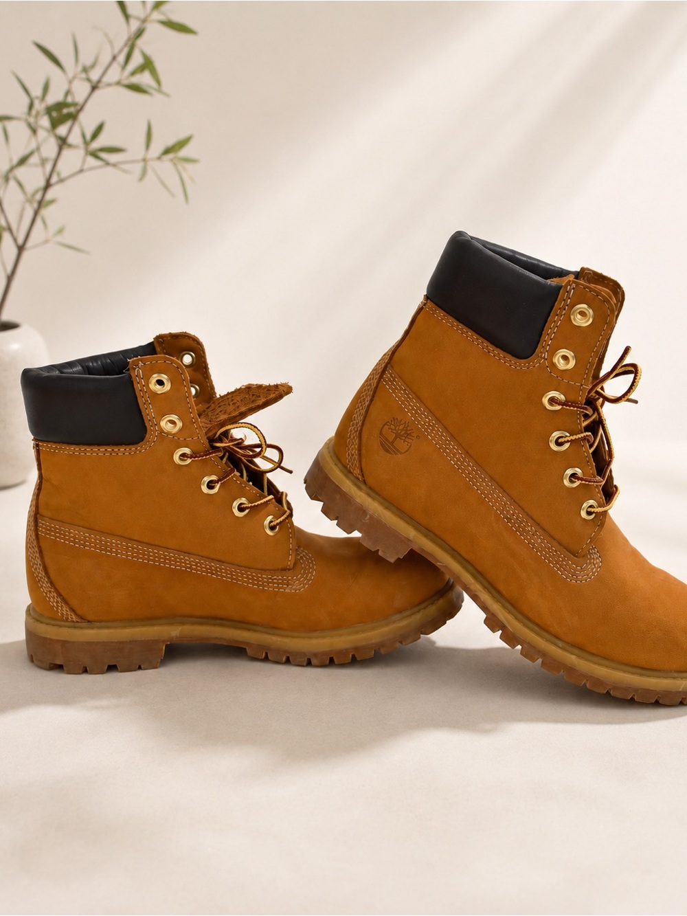 Women’s Timberland Premium 6-Inch Wheat Nubuck Boots – Excellent Condition S7.5